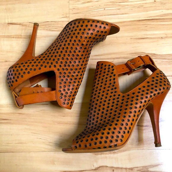 Givenchy tan leather stiletto heel, size 38 - Picture 1 of 5